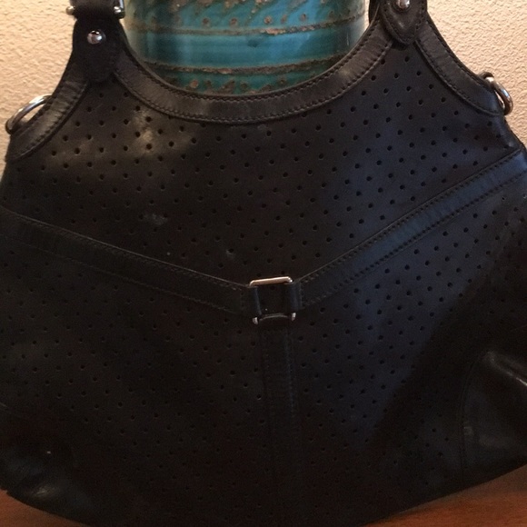 Authentic Gucci - Picture 2 of 4